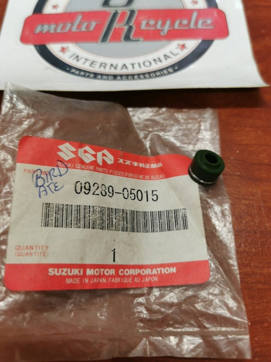 NOS Suzuki OIL SEAL (5.5X11X8.2) 09289-05015 S20
