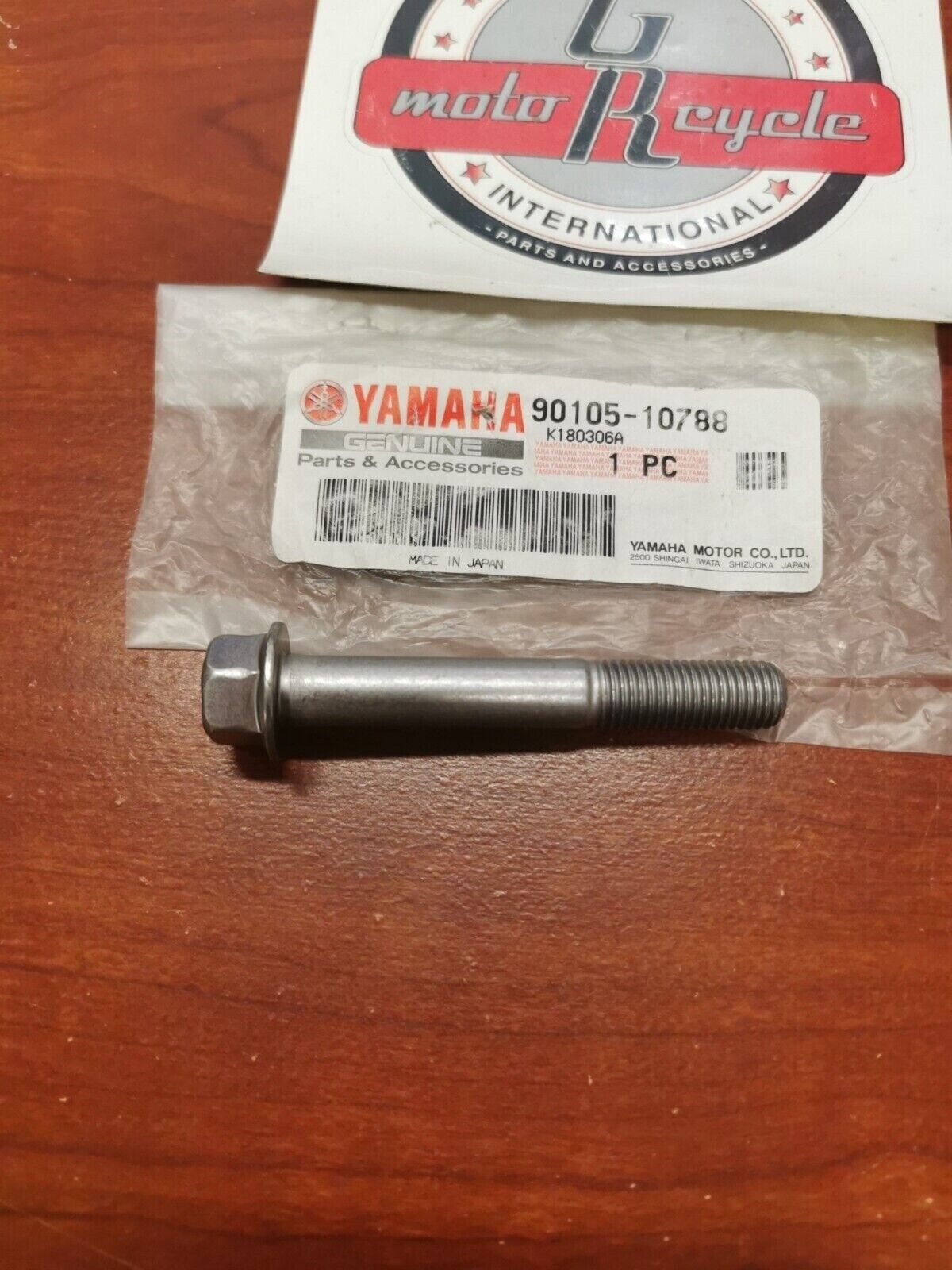 NOS Yamaha XVS650 XVZ13 XVZ12 XJ600 FLANGE BOLT 90105-10788-00 Y82