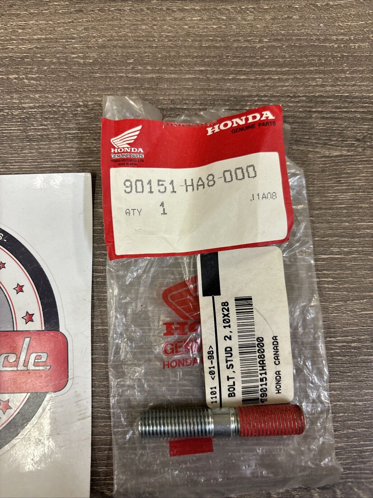 NOS Honda ATC250ES TRX250 STUD BOLT 10X28 90151-HA8-000 H134