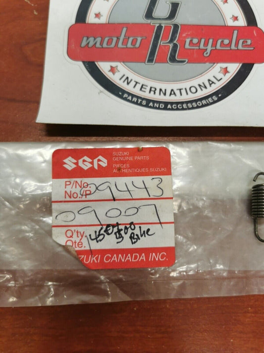 NOS Suzuki GS300 GS550 GS450 GS425 GS500 SPRING 09443-09007 S17
