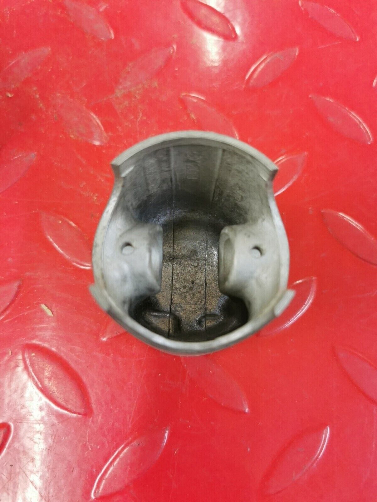 NOS YAMAHA YZ80 1982  PISTON STD  5X2-11631-00-94 Y50