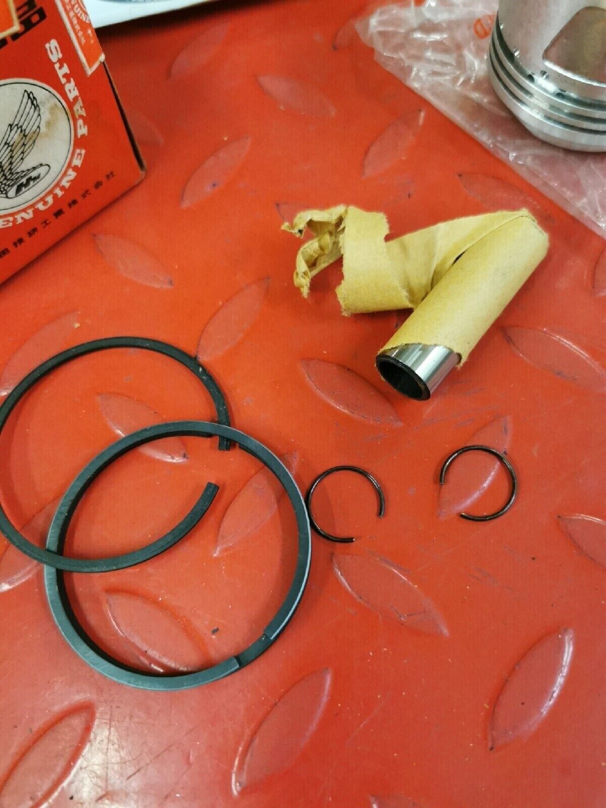 NOS HONDA CB72 CL72  PISTON OS 0.25 KIT  13102-268-030 H40