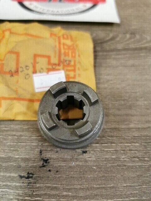 NOS HONDA C65 SHIFTER TRANSMISSION GEAR 24201-040-000 H77