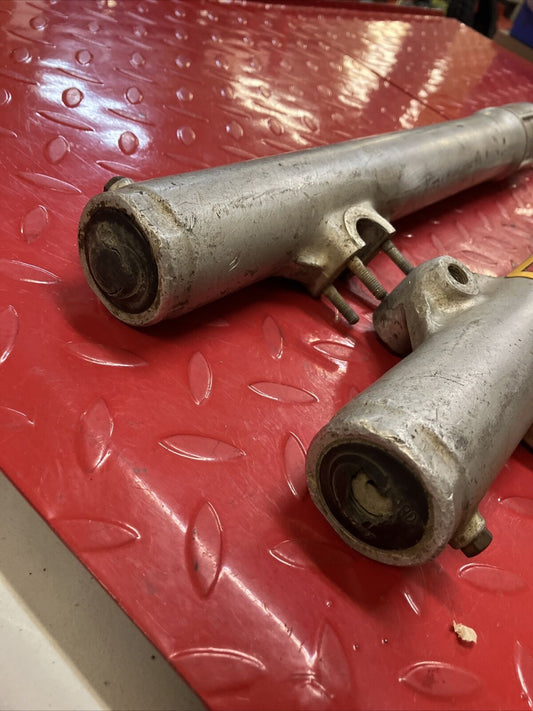 Honda CR250R 1985 front forks suspension damper right left 51400-KA4-831