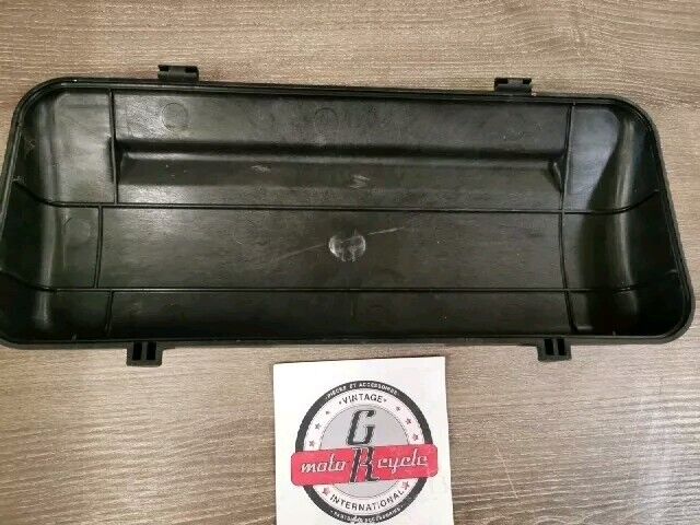 NOS YAMAHA EW433B EW433C GP643 SL338C COVER LUGGAGE BOX 822-77392-00-00 Y190