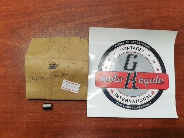 NOS Honda ATC70 CT70 ROLLER (8X10) 91101-039-000 H68