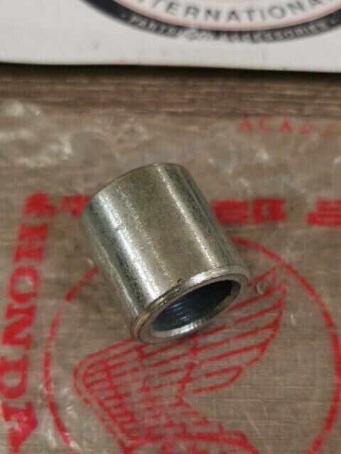NOS HONDA CB360 CB400 CB750 1970 - 1976 COLLAR WHEEL SIDE 44311-371-980 H79