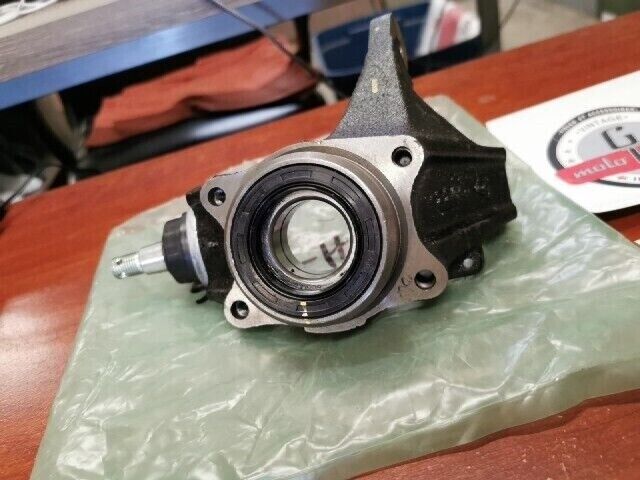 NOS Honda TRX450FE TRX450FM RIGHT STEERING KNUCKLE 51200-HN0-670 H108