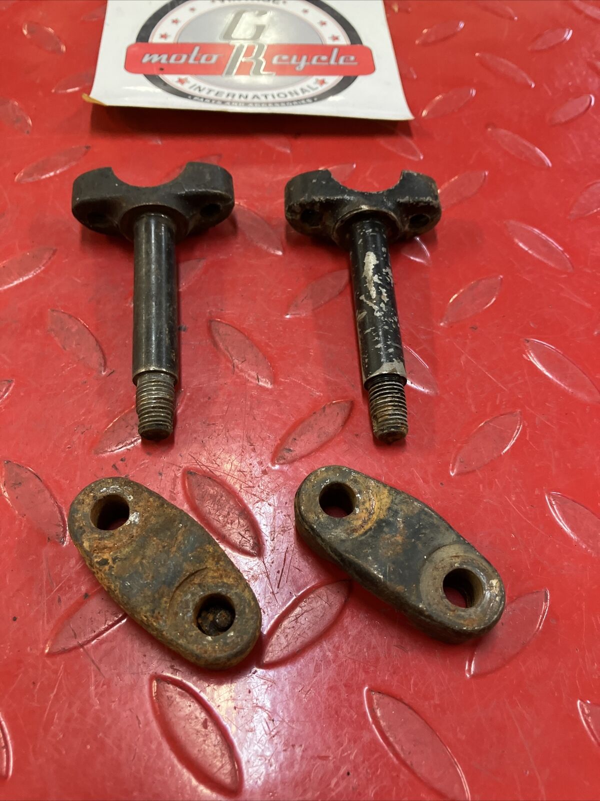 Yamaha RD400 1977 steering handlebar handle bar holder clamp 401-23441-00-98 2