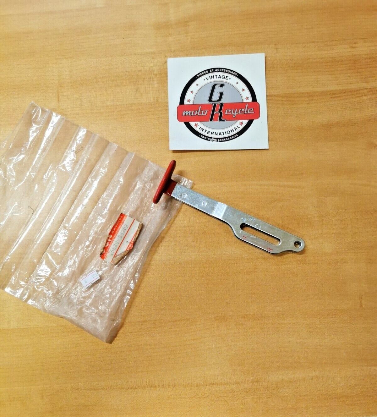 NOS SUZUKI LT185  LT125  AL50 1983 - 1987 LEVER  GEAR SHIFTING  25620-24202   S6