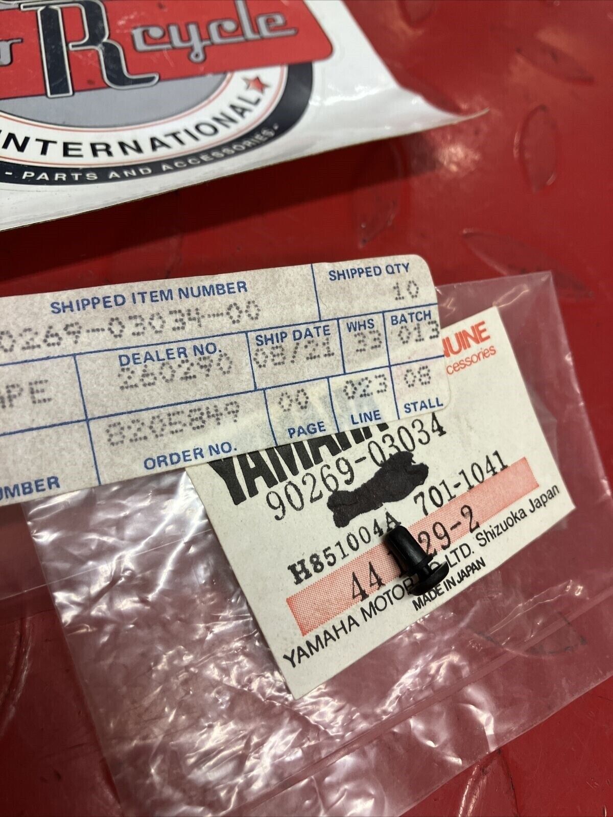 NOS YAMAHA SPECIAL SHAPE RIVET 90269-03034 Y61