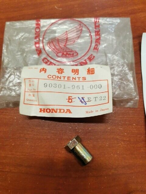 NOS Honda 1981 ATC250R FUEL TANK MOUNTING NUT 90301-961-000 H68