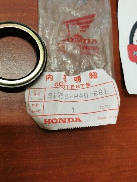 NOS HONDA TRX350 TRX450 TRX500 OIL SEAL 91255-HA0-681 H24