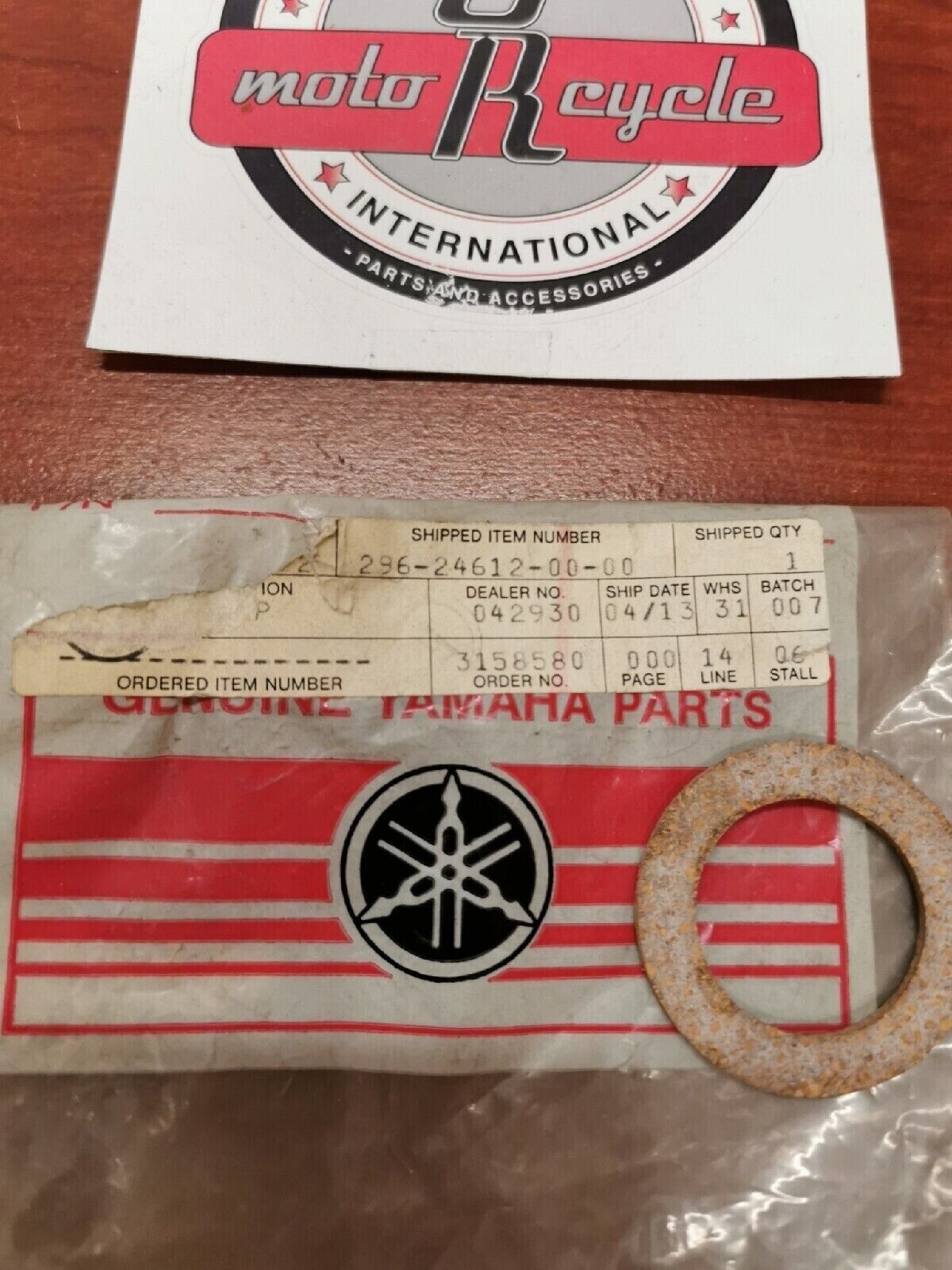 NOS Yamaha CAP GASKET 296-24612-00-00 Y71