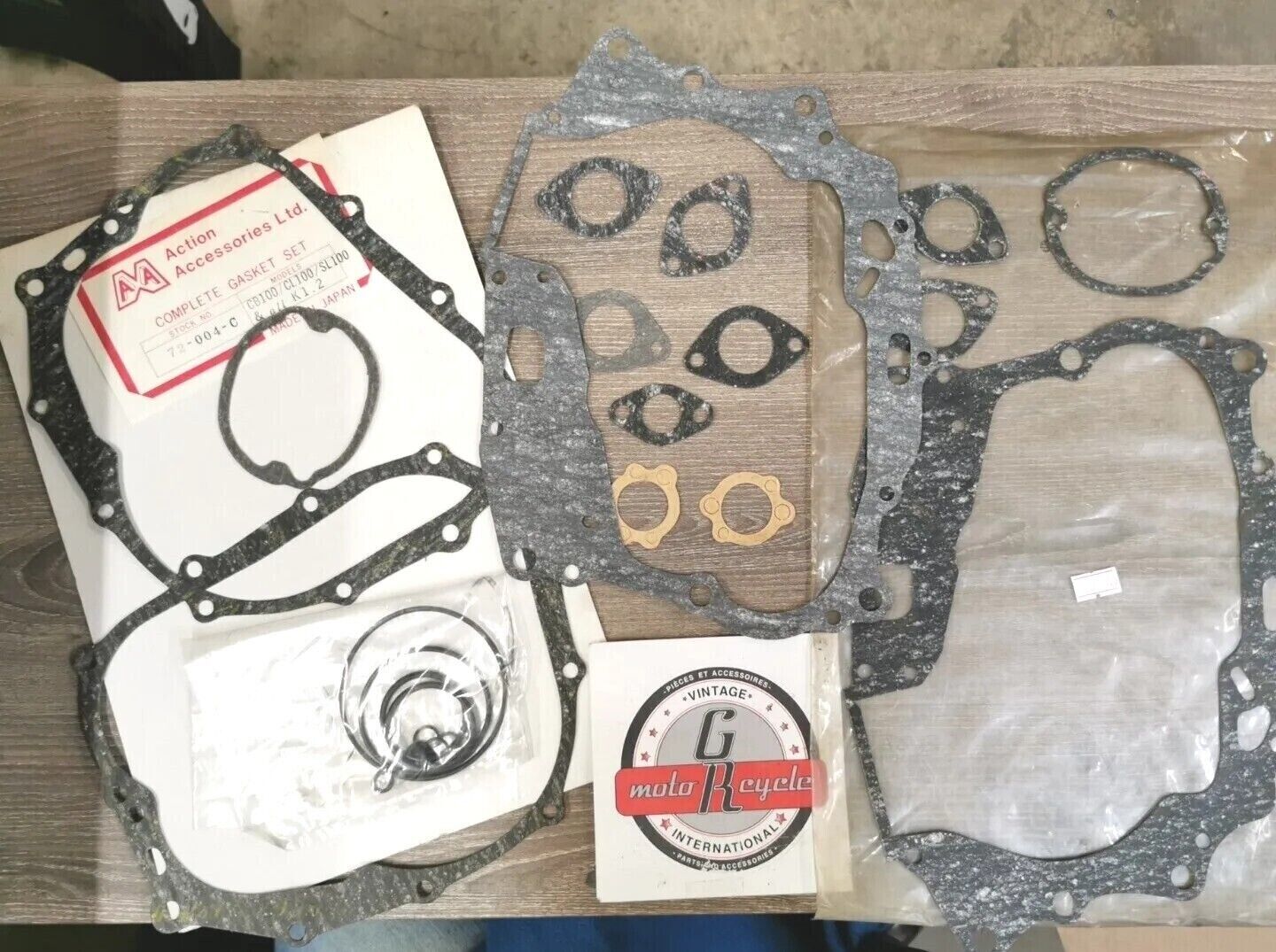 NOS MA HONDA CB100 CL100 SL100  INCOMPLETE GASKET KIT SET 72-004-C J47