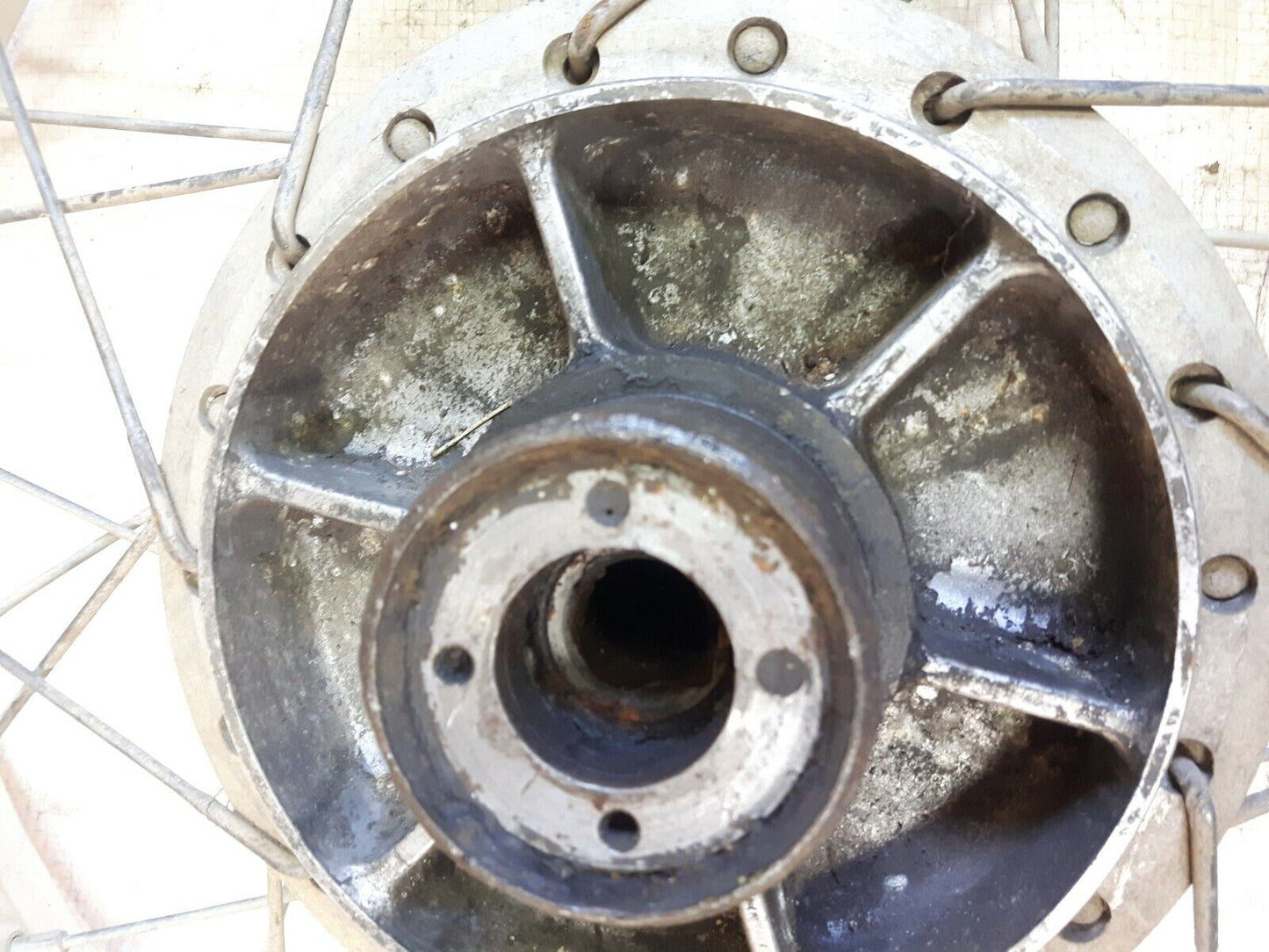 Honda XL250 1974 Rear wheel rim hub  42601-356-000 42701-381-003