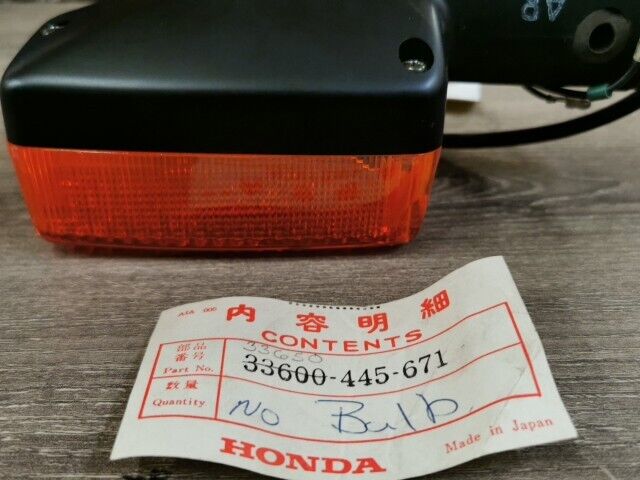 NOS HONDA CB750F 1979 TURN SIGNAL WINKER ASSY R RR NO BULB 33600-445-671 H83