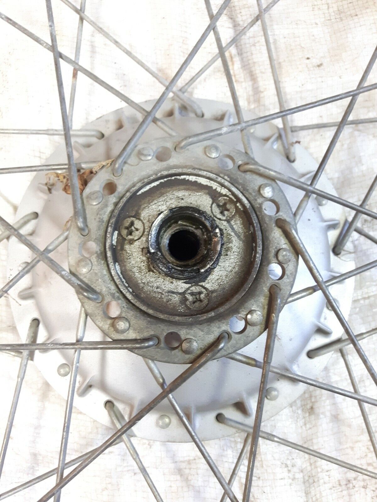 Honda XL250 1974 front wheel rim hub 44601-356-000 44701-385-003 44701-385-741