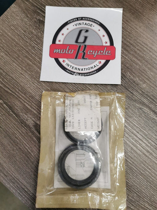 NOS HONDA CR250R FORK SEAL SET 51490-ML3-305 H56