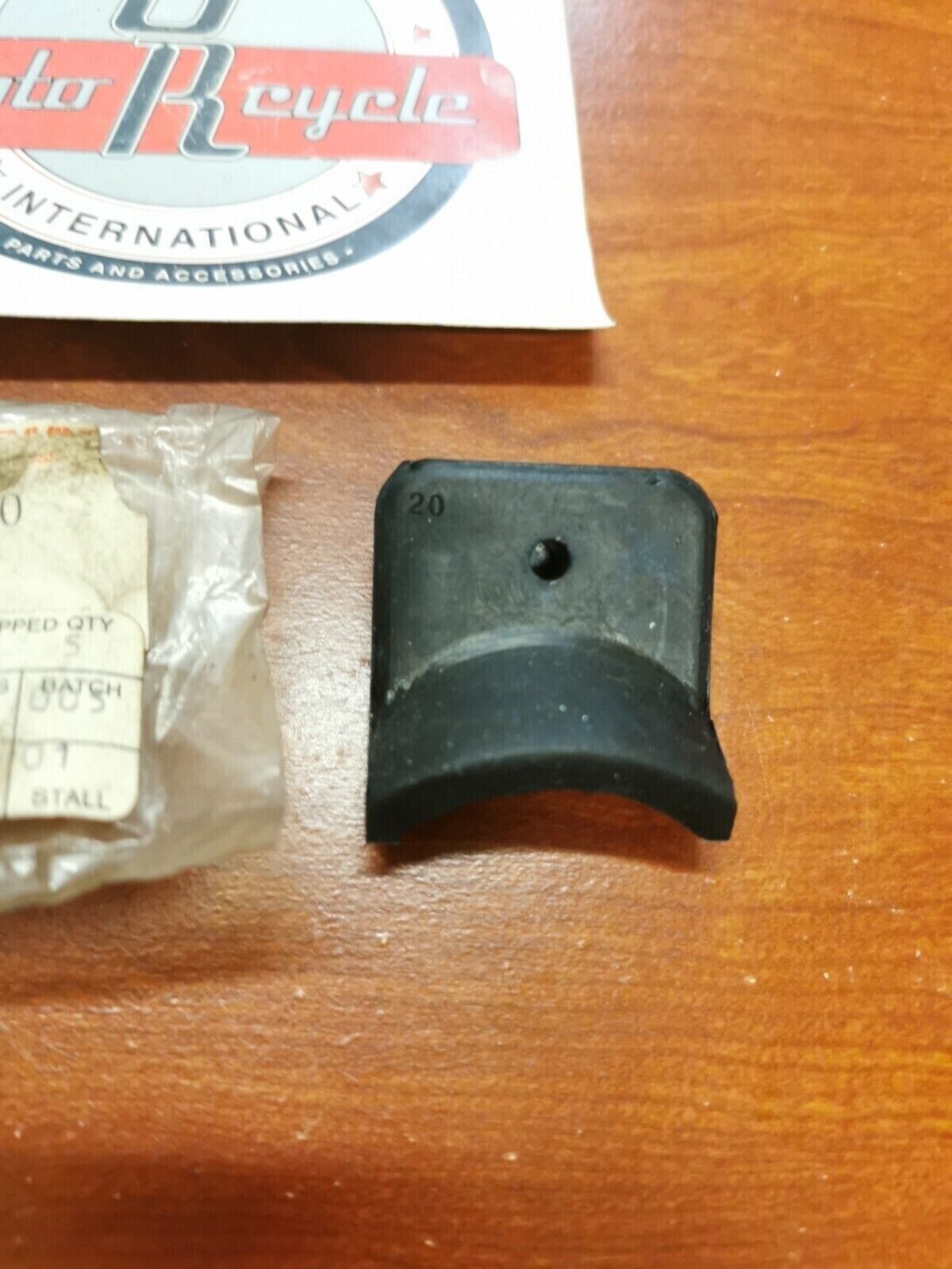 NOS Yamaha YZ125 YZ250 YFM200 TT350 IT490 LOCATING DAMPER 4 23X-24184-00-00 Y85