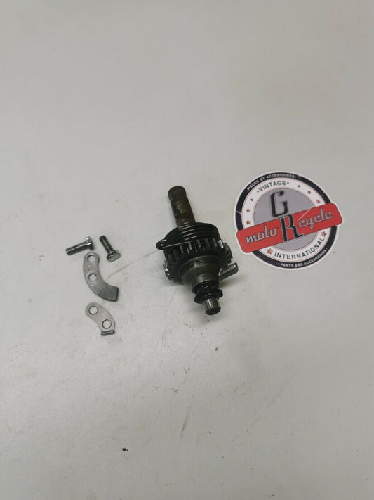 Kawasaki KX125 1980 kickstarter kick starter shaft spindle gear 13066-1005