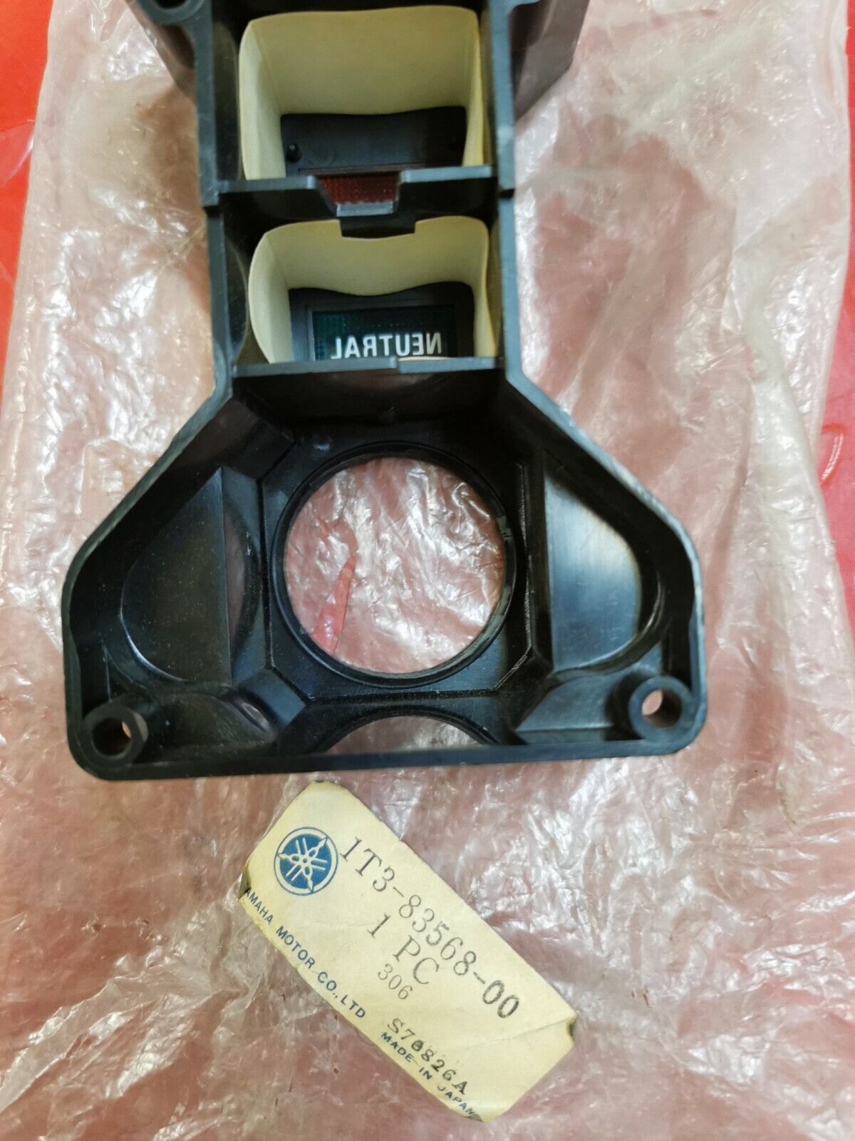 NOS Yamaha 1977 1978 1979 XS650 PILOT BOX UPPER 1T3-83568-00-00 Y16