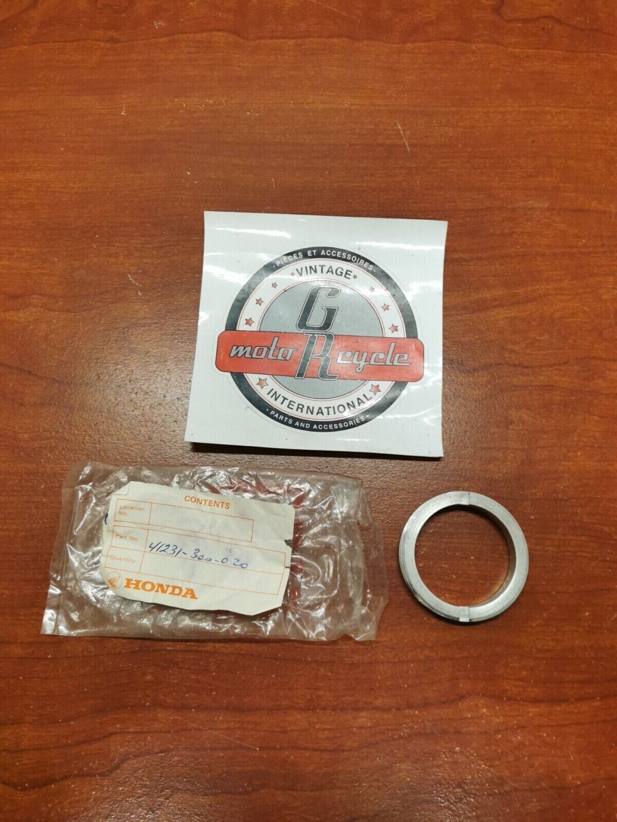 NEW NOS Honda 1979 - 1982 CB650 CB750 REAR WHEEL RETAINER 41231-300-020 H64