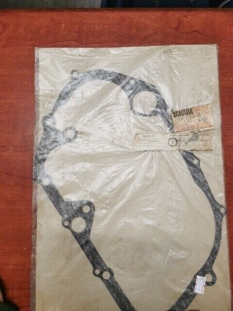 NOS Yamaha XZ550R CRANKCASE COVER GASKET 11H-15461-01 SUB. 11H-15461-11-00 Y102