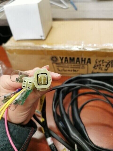 NOS Yamaha LEAD WIRE & DIGITAL TACHO 6YR-W0035-82 6Y5-2818R-32 6H5-83553-12 Y105