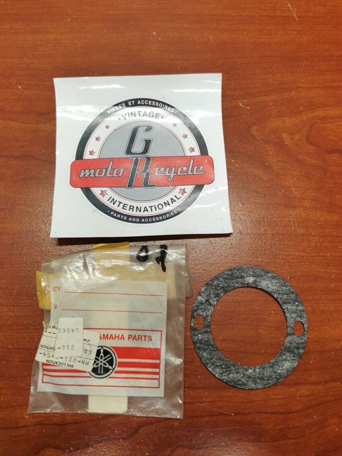 NOS Yamaha XS650 OIL PUMP COVER GASKET 256-15456-00-00 SUB. 256-15456-10-00 Y98