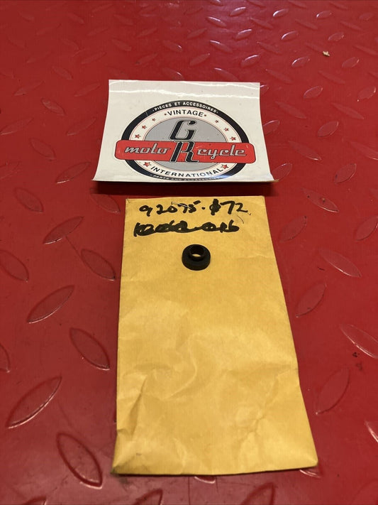 NOS KAWASAKI METER RUBBER GROMMET 92075-172 K19