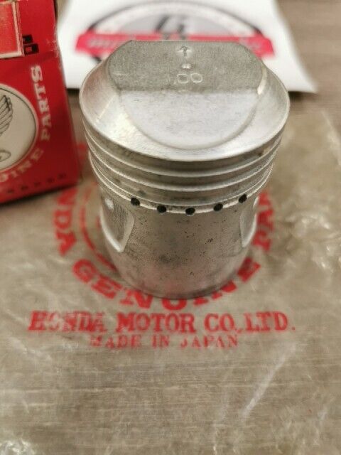 NOS HONDA C115 PISTON 1.00 13105-016-000 H77