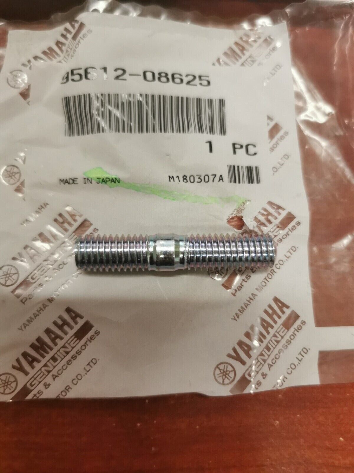 NOS Yamaha YZFR6 XTZ12 XVS13 FZS10 STUD BOLT 95612-08625-00 Y81