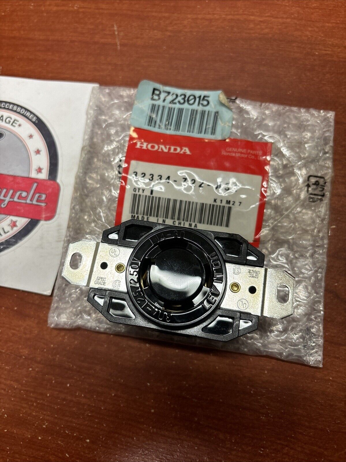 NOS Honda EB10000 EB5000 EB6500 EM5000 EM6500 RECEPTACLE 32334-Z22-A31 H174
