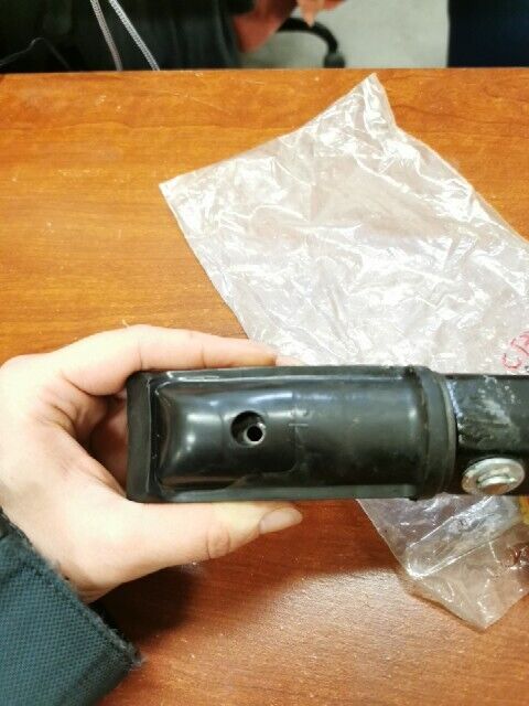 NOS Honda CX500 D GL400 GL500 RIGHT STEP INCOMPLETE 50610-415-000 H84