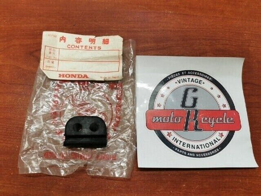 NOS Honda C50 CB125 CB200 MT250 REAR WINKER RUBBER 33606-354-000 H69