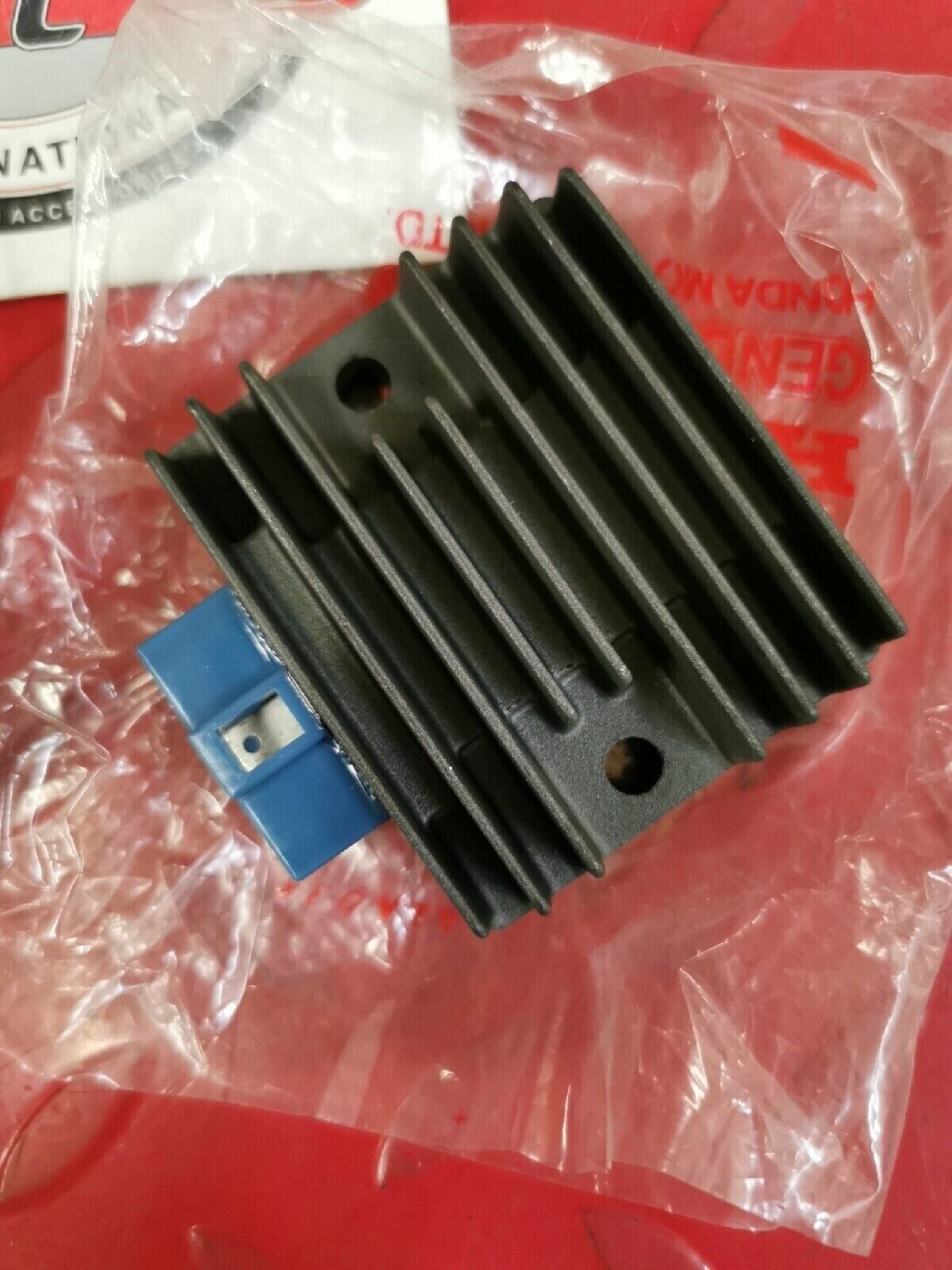 NOS HONDA GX620 GX670 GXV270  GXV340  Regulator Rectifier 31600-ZE2-861  H38
