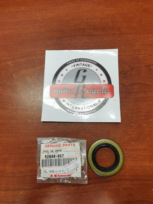 NOS Kawasaki KX420 KX500 KDX450 KX400 KDX400 F12 OIL SEAL 92050-057 K27