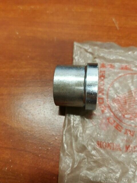NOS Honda CB500 CB550 REAR WHEEL SIDE COLLAR 42311-323-040 H97