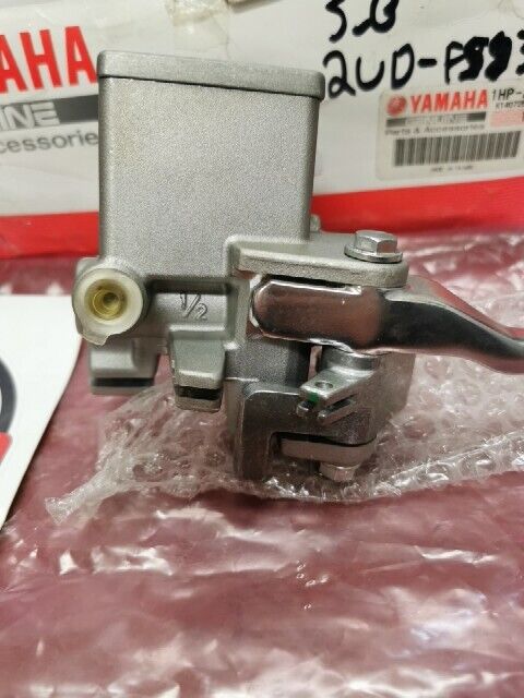 NOS Yamaha YFM700 REAR MASTER CYLINDE 1HP-2583V-00-00 SUB 2UD-F583V-00-00 Y105