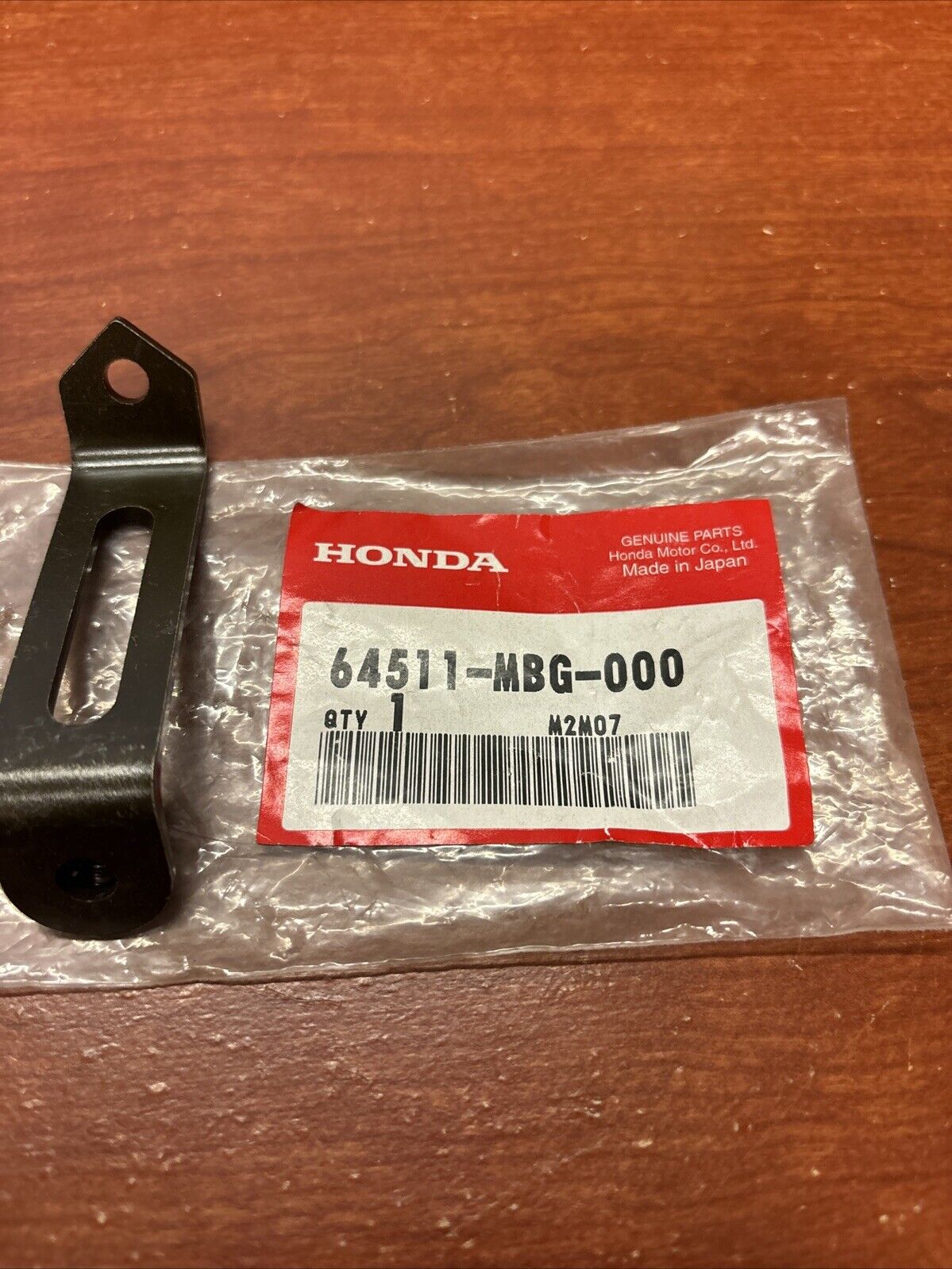 NOS Honda VFR800FI VFR800FL FRONT SIDE COWL STAY (RR) 64511-MBG-000 H172
