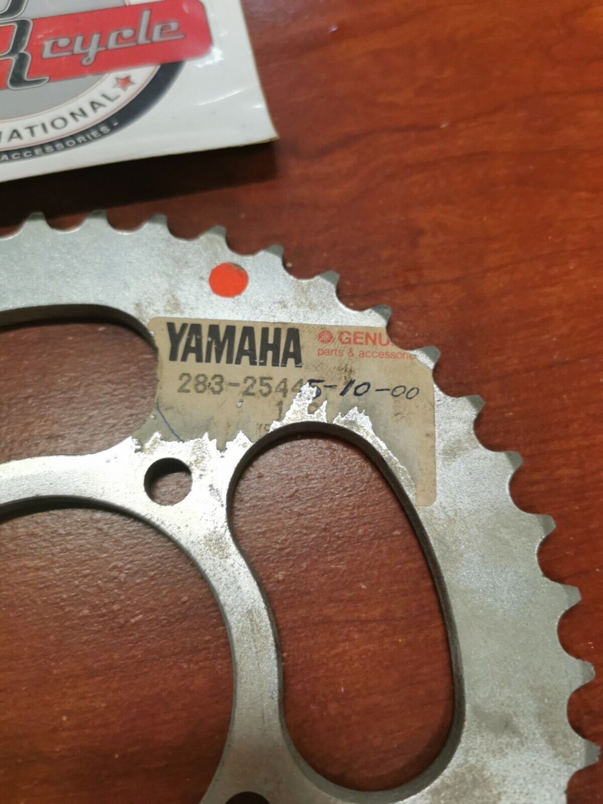 NOS Yamaha REAR DRIVE SPROCKET 45T 283-25445-10-00 SUB. 283-25445-11-00 Y89