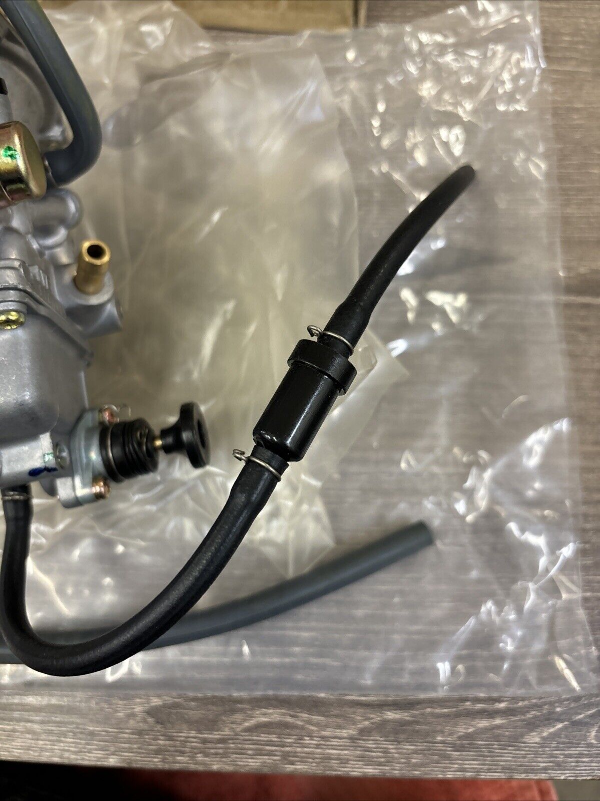 NOS Honda 1996 - 2000 TRX300 TRX300FW CARBURETOR 16100-HM5-850 H119