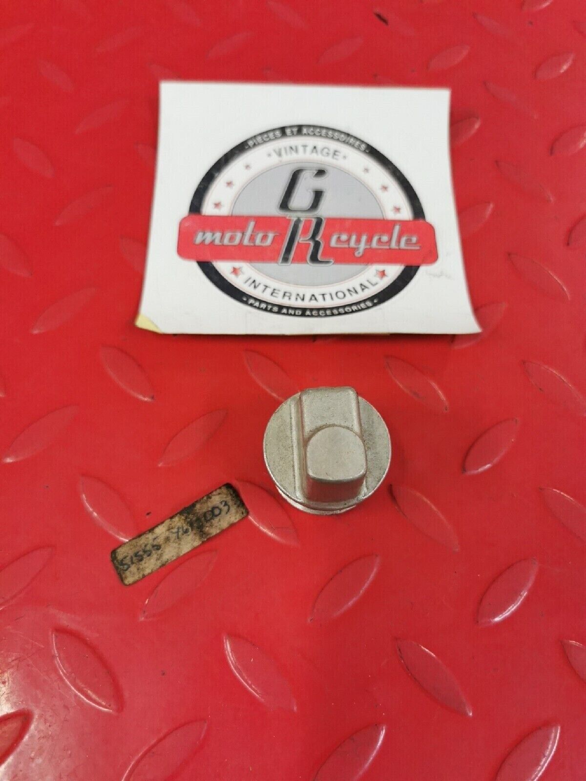 NOS HONDA CB900C CB750F CX500TC 1980 - 1982 BOLT  L FR  FORK 51555-461-003 H38