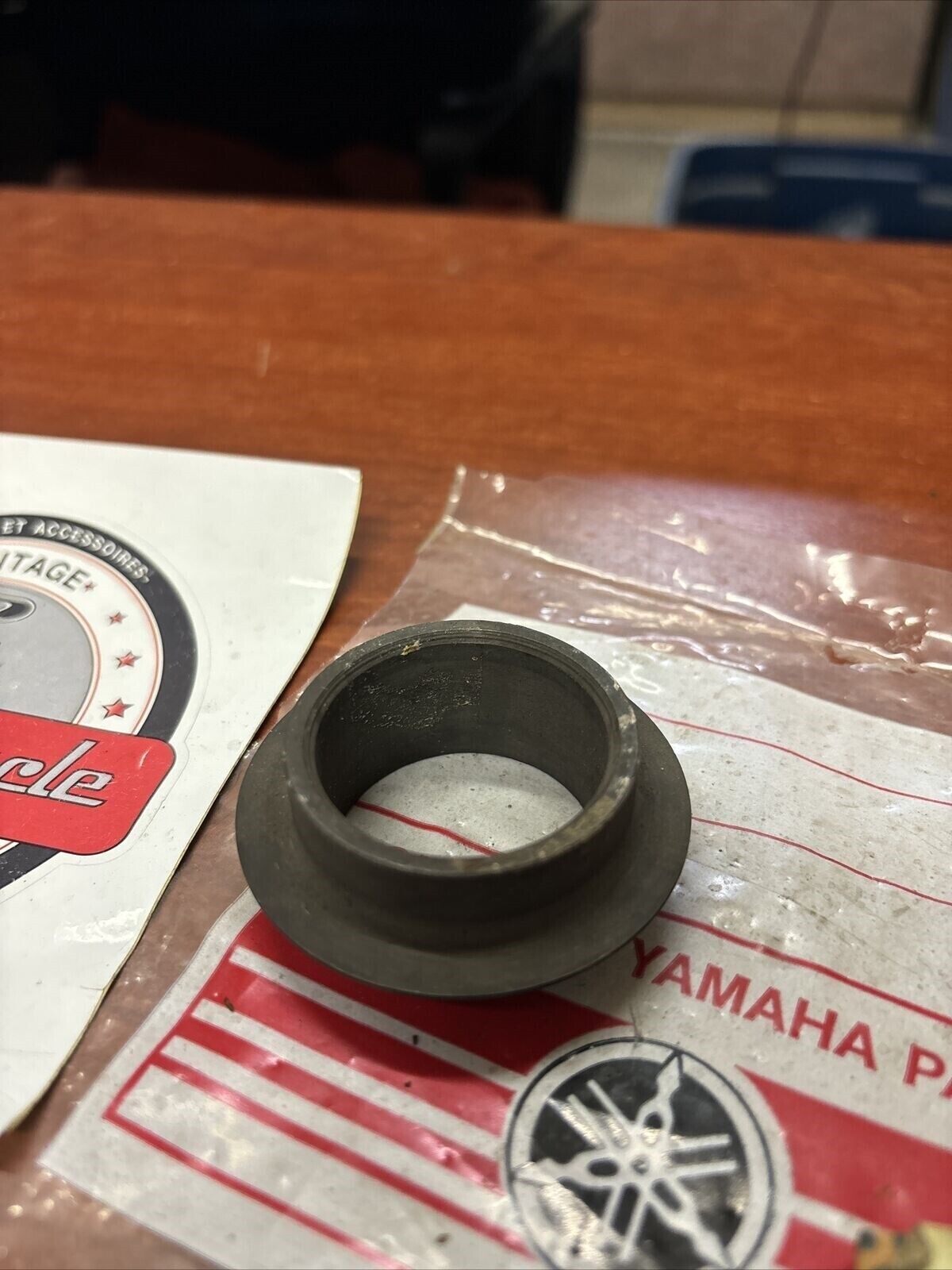 NOS Yamaha EX340 EX440 GPX338 GPX433 SPRING SEAT 888-17644-00-00 Y177