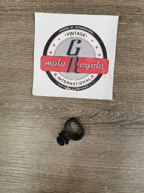 NOS Yamaha YZF750RK YZF600RHC YZF750 FZ600U CABLE HOLDER 1A8-21518-00-00 Y139