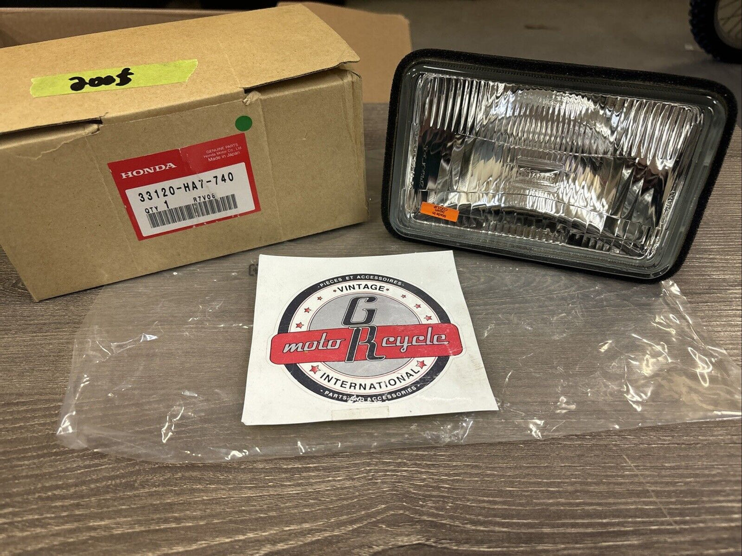 NOS Honda 1997 - 2003 TRX400FW HEAD LIGHT UNIT 33120-HA7-740 H133