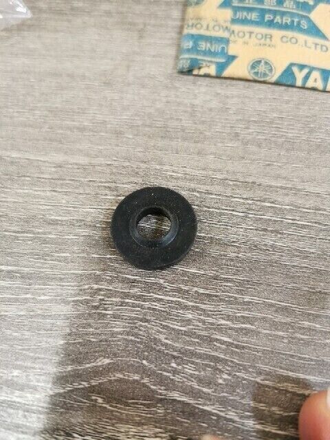 NOS YAMAHA VX600V VX500V XS650G XS1 XS650SF WASHER SEAL 90210-10004-00 Y148