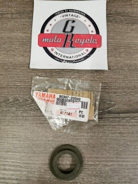 NEW NOS YAMAHA SX600R SX700R SX500 SX700SD VX700XTCDB COLLAR 90387-2008G-00 Y108