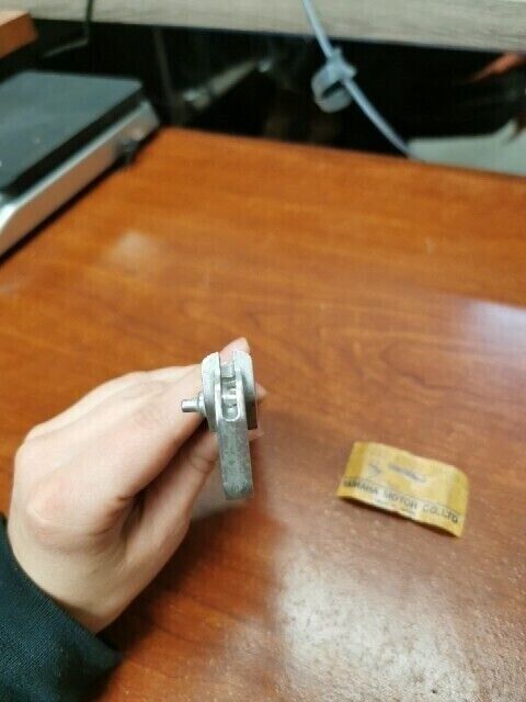 NOS Yamaha LEVER 232-83922-30-38 SUB 232-83922-31-38 2N3-83922-00-00 Y115